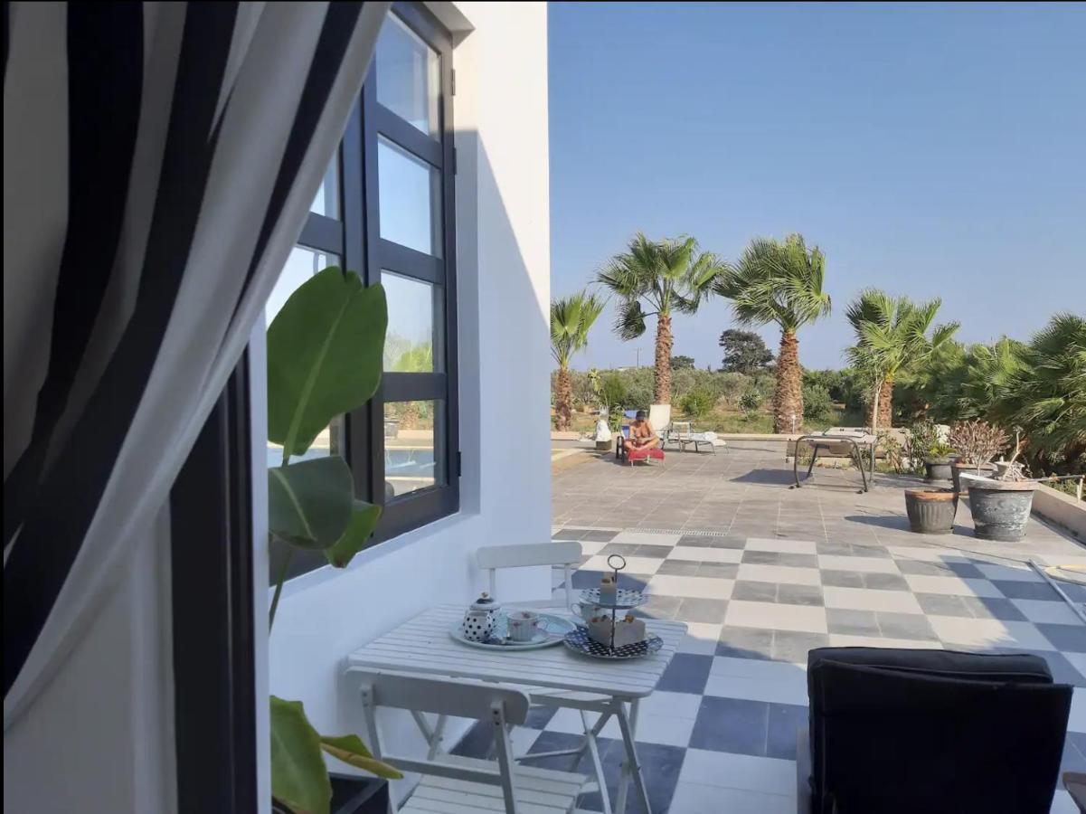 The Pervoli Studio - Pool - Close To Beach Larnaca Bagian luar foto